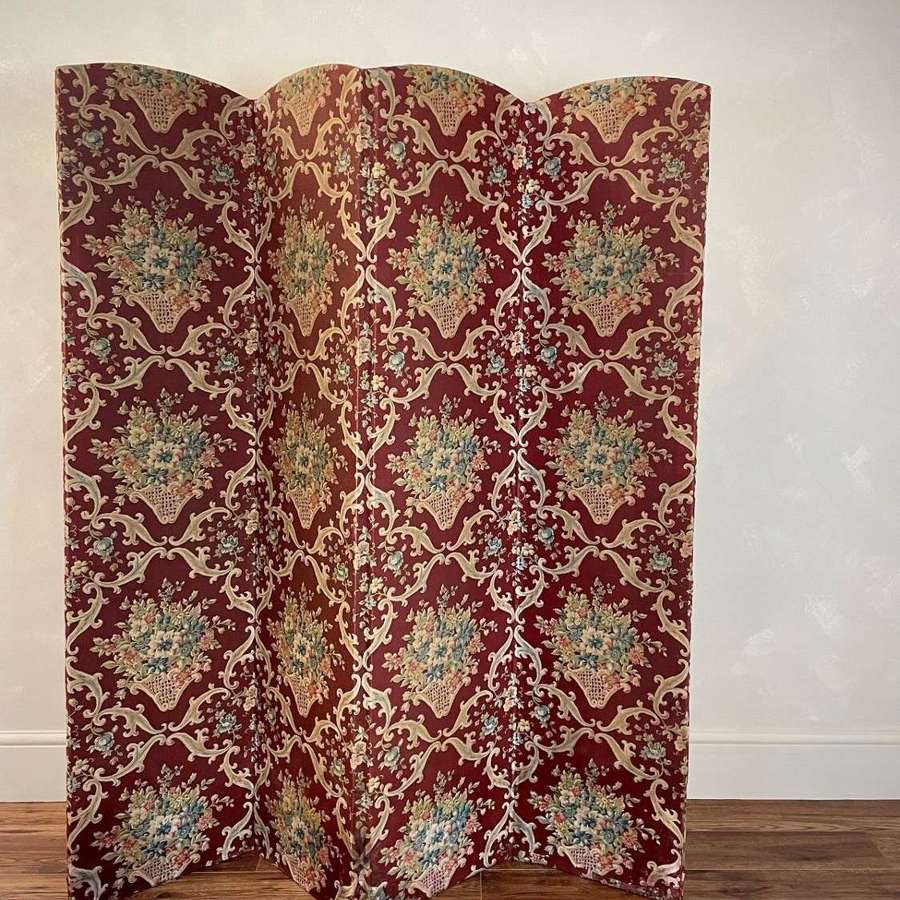 Country house fabric screen