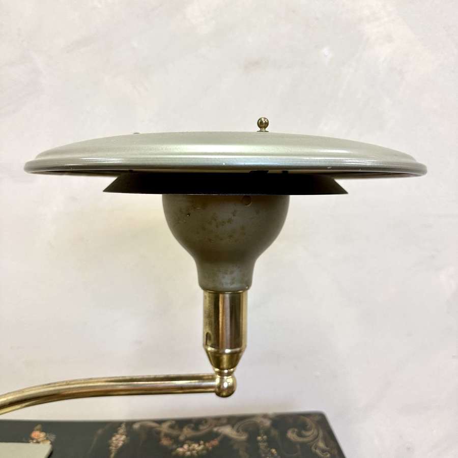 MG Wheeler Desk Lamp